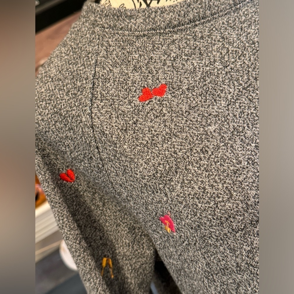 Lou Grey Loft Heart Embroidered Emoji Sweatshirt Women’s Small Gray Preppy Cozy - Picture 4 of 10